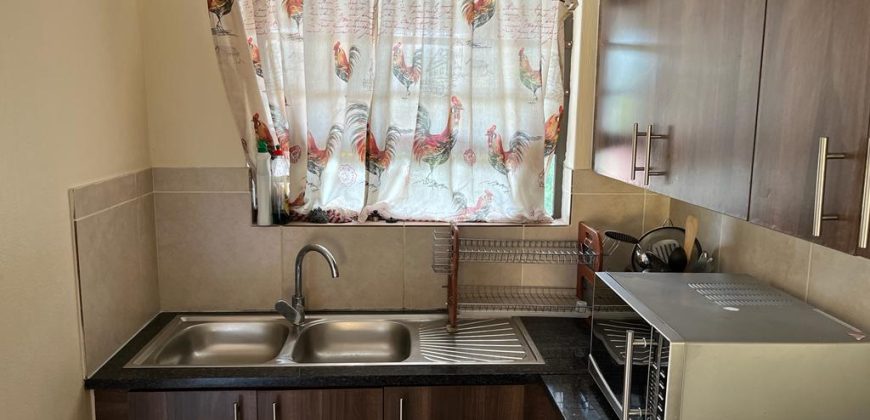 3 Bedroom Apartment, 2 bathroom and Communal pool