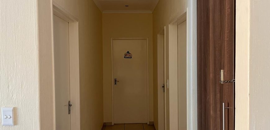 3 Bedroom Apartment, 2 bathroom and Communal pool