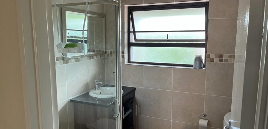 3 Bedroom Apartment, 2 bathroom and Communal pool