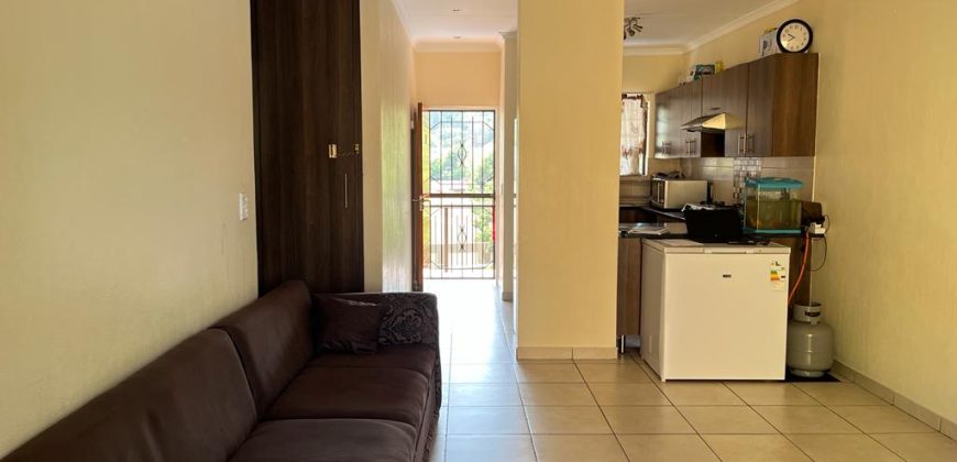 3 Bedroom Apartment, 2 bathroom and Communal pool