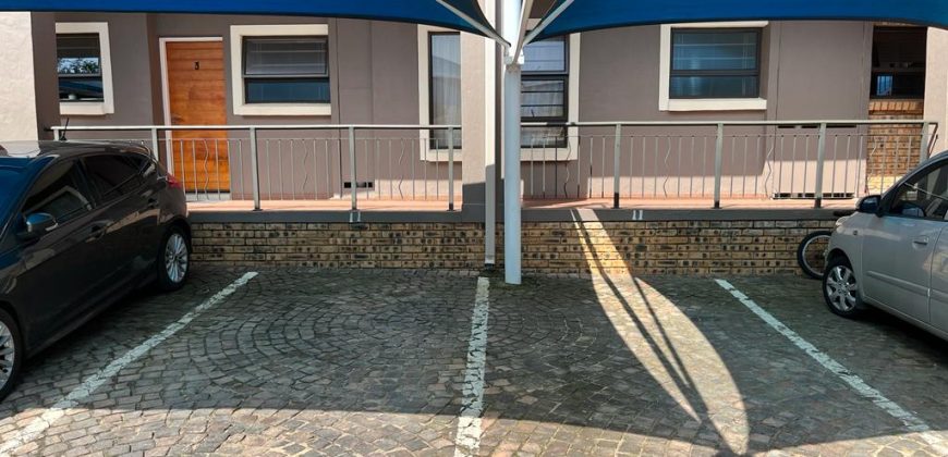 3 Bedroom Apartment, 2 bathroom and Communal pool