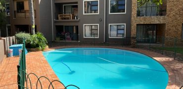 3 Bedroom Apartment, 2 bathroom and Communal pool