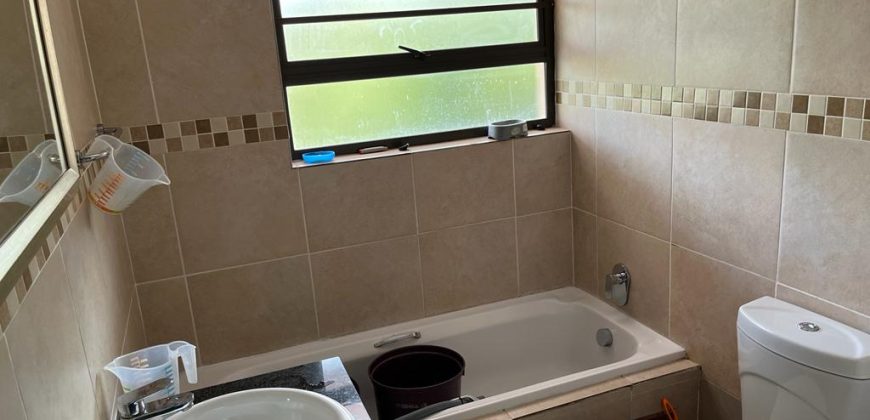 3 Bedroom Apartment, 2 bathroom and Communal pool